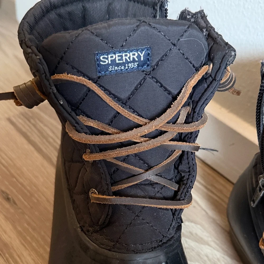 Sperry Black Quilted Rain Boots with Brown Laces Size 6
